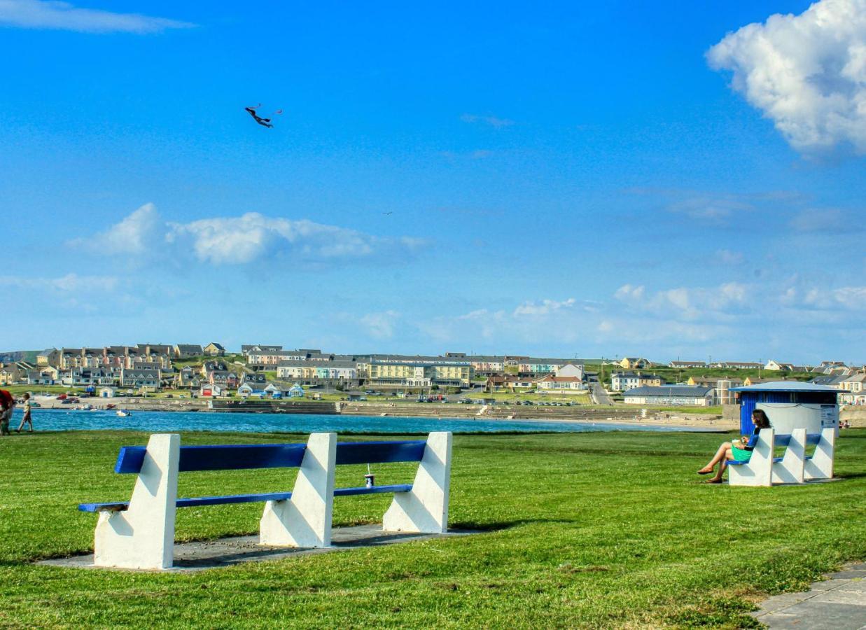 Kilkee Townhouse By Trident Holiday Homes מראה חיצוני תמונה